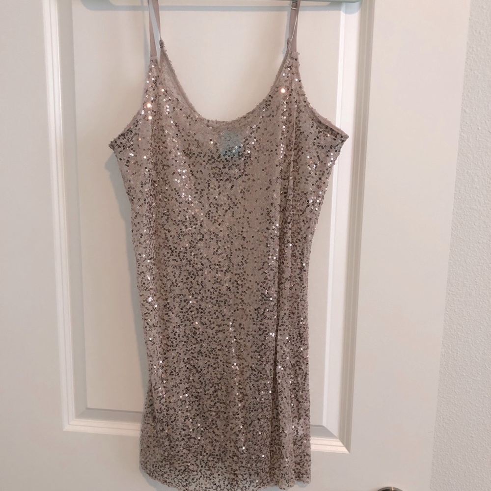 Sequenced top